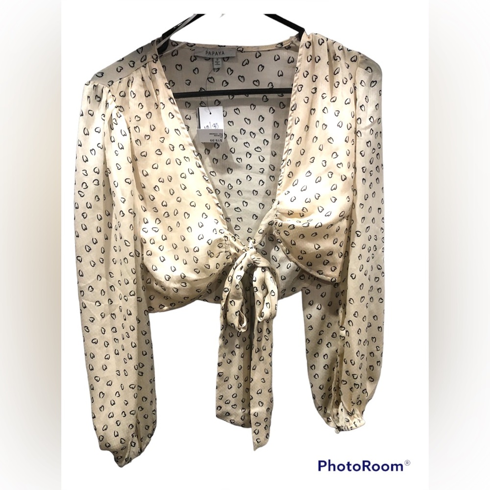 Not for sale. Papaya long sleeves heart pattern blouse. Size S.